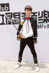 幻灯图：张敬轩将办三人音乐会 备透视装作秘密武器