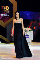 组图：众星冬夜闪耀时尚大典 倪妮甜美梁静霸气