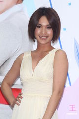 组图：杨丞琳出席新戏首映会 “醉”爱张孝全