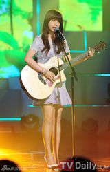 组图：AfterSchoolf(x)性感舞姿比拼《冠军秀》