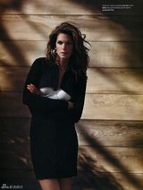 高清组图：44岁辛迪-克劳馥登封面 魅力依旧