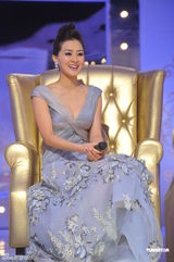 组图：2012港姐竞选 司仪访问六强佳丽