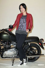 组图：吴建豪和女友感情稳定 与安心亚首合作广告