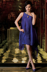 组图：陶红登时尚杂志封面 玉貌朱颜高贵典雅