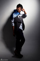 组图：许诺时尚休闲帅气造型照