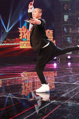 组图：《我们有一套》精彩现场 王昆郭峰师徒同台