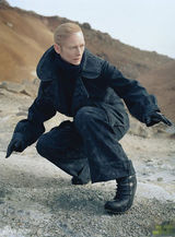 组图：蒂尔达登《W》封面 前卫造型彰显独特个性