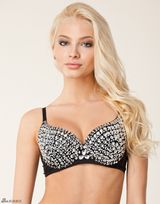 组图：俄罗斯嫩模阿伦娜丰唇美乳 玩清新诱惑