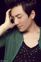 组图：蔡健东宣传照出炉 打造专辑《我错在哪里》