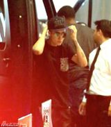 组图：比伯前往酒店神秘女子陪伴 共赴派对狂欢