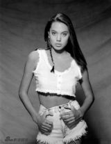 幻灯图集：安吉丽娜16岁写真曝光 眼神似梦露 