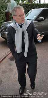 幻灯图：电影节主席及导演已抵达下榻酒店