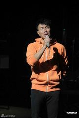 组图：刘浩龙开唱众星捧场 否认与郑融旧情复燃