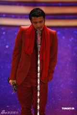 幻灯：香港金像奖现场 谢霆锋获最佳男配角奖