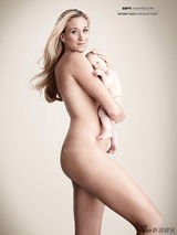 组图：美体育明星全裸登杂志 健美身材血脉贲张