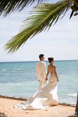 组图：王雷李小萌浪漫婚纱照 19日举行婚礼