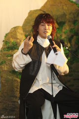 组图：金长勋赞萧敬腾成名后人品未变