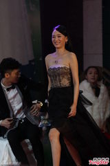 组图：黄晓明拒春晚邀约 吕佳容爆乳陈乔恩偷瞄