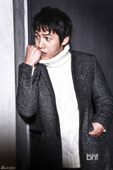 高清：韩演员李尚禹时尚大片 帅气干练气势足