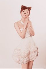 幻灯图：吴亦琳拍时尚大片 优雅造型显唯美魅力