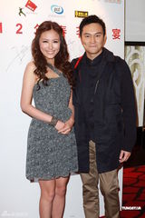 组图：张智霖出席活动谈家庭 众女星现场拼性感