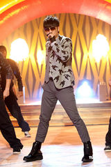 高清：罗志祥PK前辈猪哥亮 综艺达人惺惺相惜