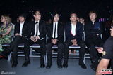 高清图：萧亚轩范玮琪五月天等亮相音乐颁奖礼