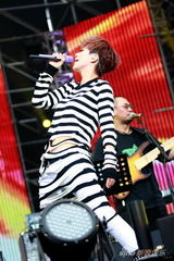 高清：热波音乐节第二天 谭维维彰显摇滚本色