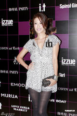 组图：陈乔恩谢婷婷竞艳 同穿黑白裙韵味别致