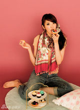 组图：日本模特宫田聪子示范89款秋季服饰搭配