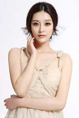 组图：诸笑笑夏日清新写真曝光