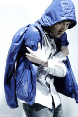 高清图:冯绍峰时尚写真出炉 完美诠释帅气真男人