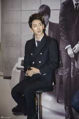 高清组图：2AM香港火热开唱 个人舞台技压全场