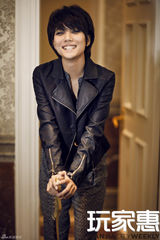 组图：王珞丹英伦气质大片 诠释小清新的传统与反叛