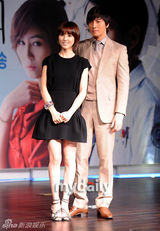 高清组图：韩惠珍等出席新剧《综合症》发布会