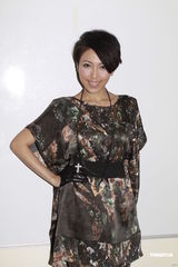 组图：《劲歌金曲》录影 泳儿钟舒漫郑融齐现身