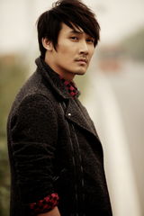 高清组图：张铎新写真帅气俊朗 为新戏酝酿感情