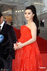 幻灯图：上海电影节星光闪耀 赵薇张柏芝辣妈吸睛