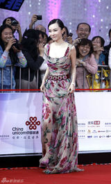 组图：霍思燕参演《王的盛宴》轻盈飘逸北京电影节