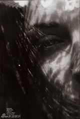 组图：梅根-福克斯登西班牙版《Vogue》玩神秘