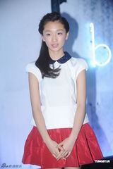 组图：周冬雨短裙俏丽亮相 柏芝性感郭晶晶发福