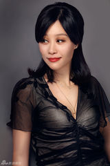 组图：邬君梅大气拍写真尽显高贵典雅