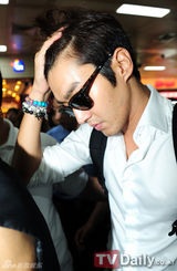 组图：SM家族结束日本演唱会返回韩国