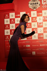 高清图：孟广美旗袍演绎东方美 获时尚魅力榜样奖