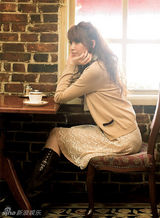 组图：日本模特宫田聪子示范89款秋季服饰搭配