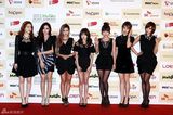 高清组图：韩团2NE1Beast等亮相Melon音乐颁奖礼