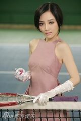 幻灯图：李小璐时尚写真盘点 荧屏精灵笑容绽放