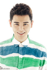 组图：孙坚活力写真阳光传递正能量