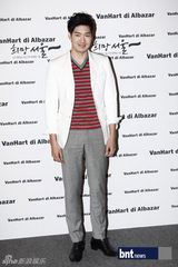 组图：具俊晔朴政珉等出席韩国首尔时装秀