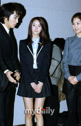 幻灯图：少女时代宋承宪获表彰 推广韩流文化做贡献